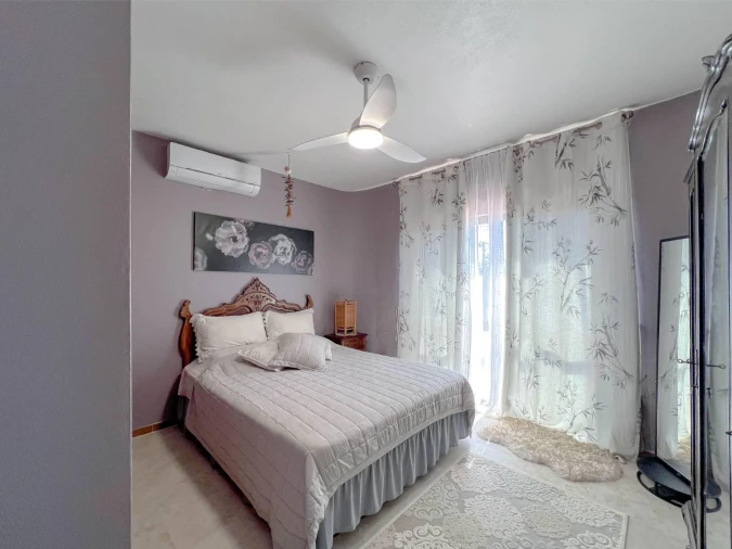 Moradia T5 para Venda em Almancil Foto 14