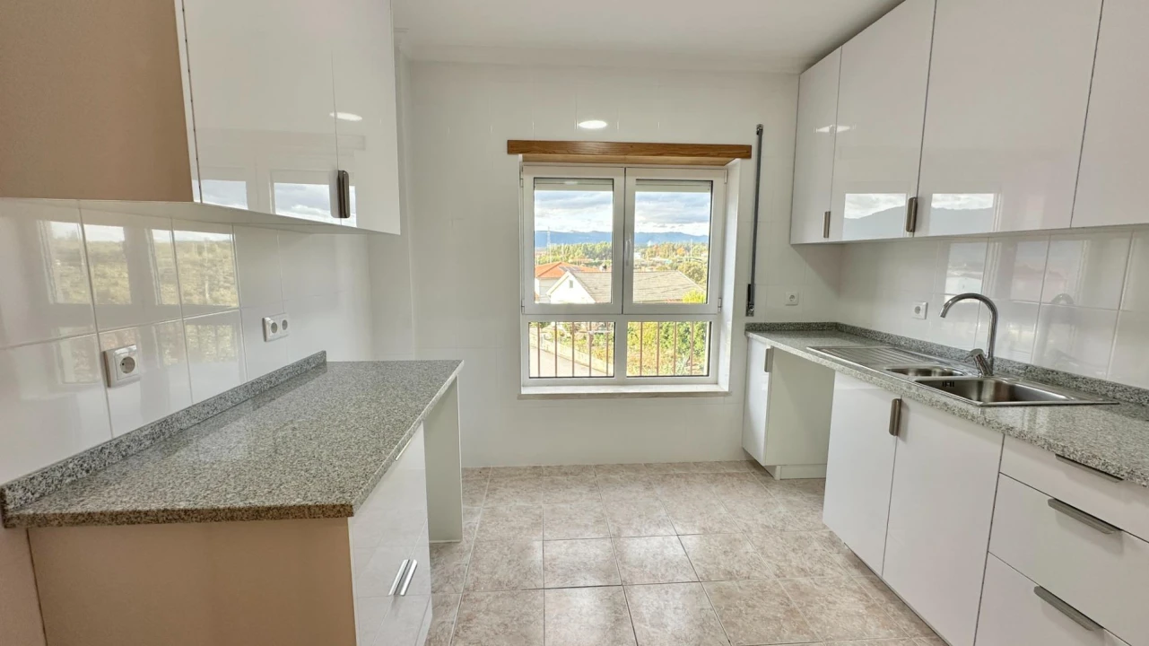 Apartamento T3 para Venda em Tondela e Nandufe Foto 2