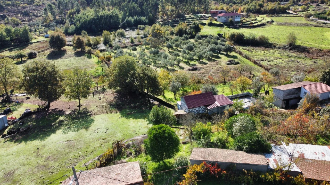 Moradia T3 para Venda em Povolide Foto 5