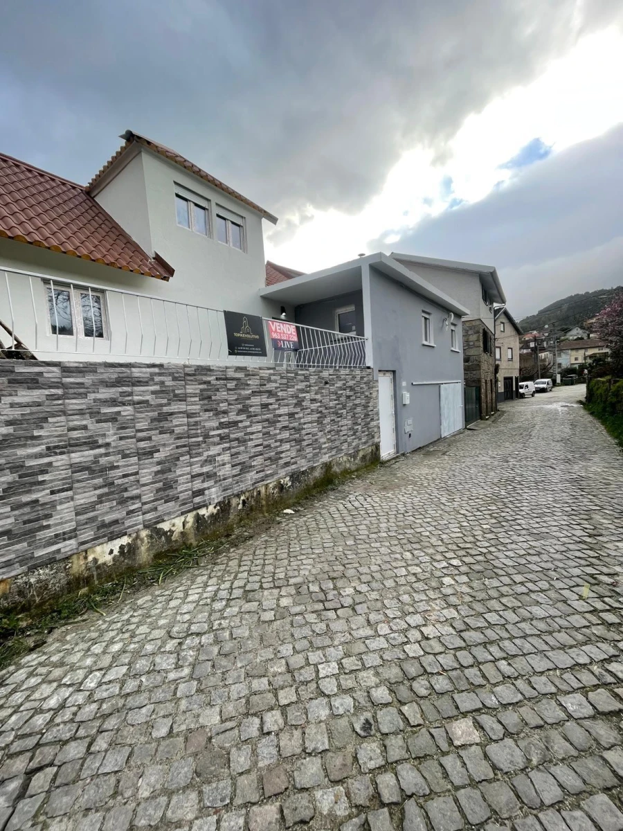 Moradia T3 para Venda em Campo de Besteiros Foto 2