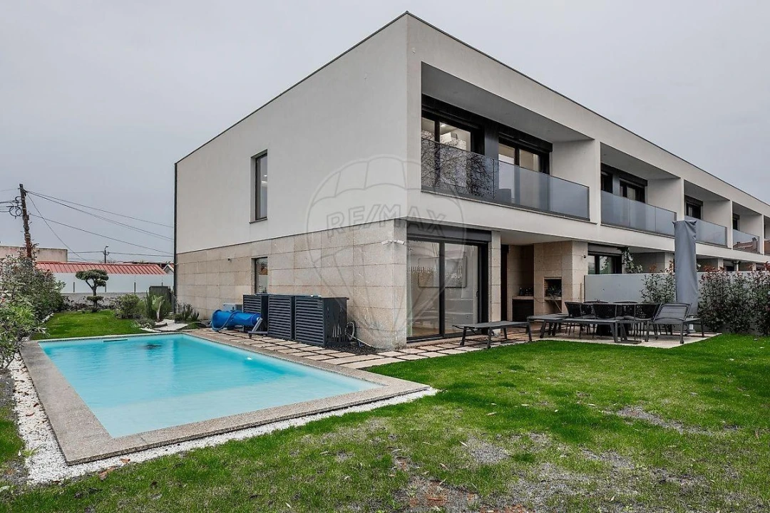 Moradia T4 para Venda em Matosinhos e Leça da Palmeira Foto 32