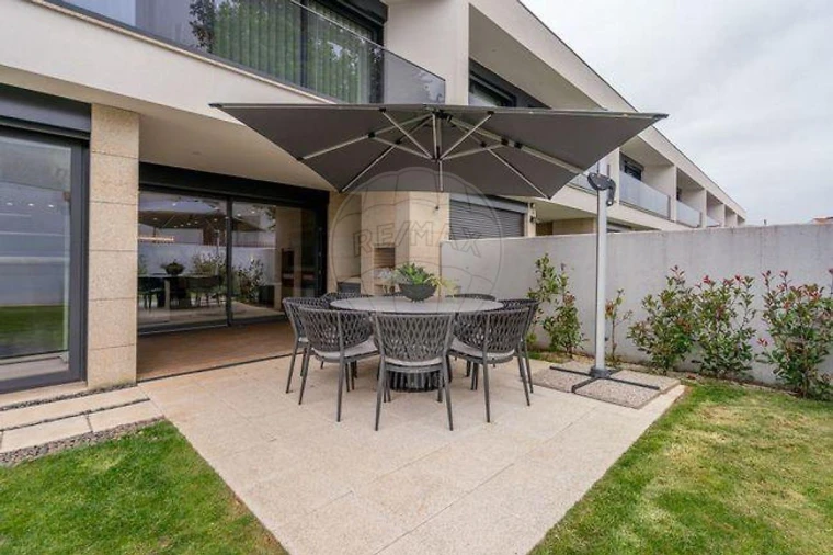 Moradia T4 para Venda em Matosinhos e Leça da Palmeira Foto 38