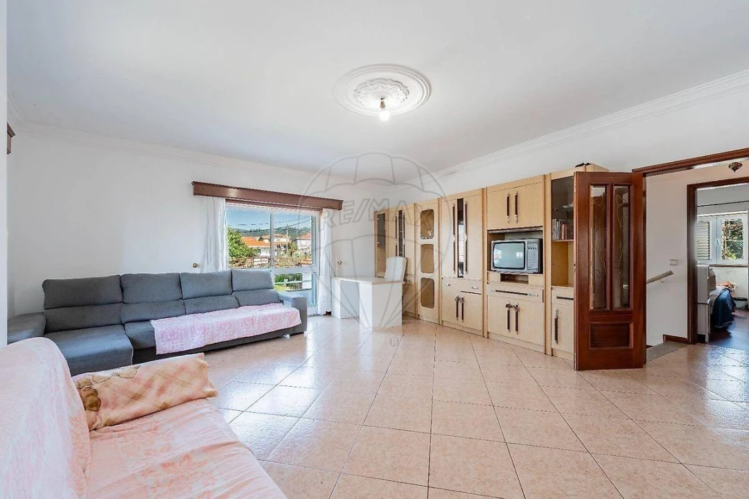 Moradia T3 para Venda em Ribeirão Foto 1