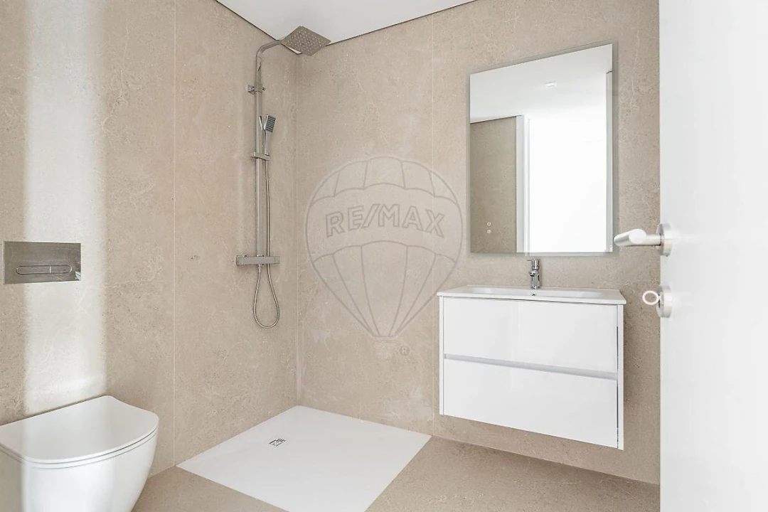 Moradia T4 para Venda em Brufe Foto 16