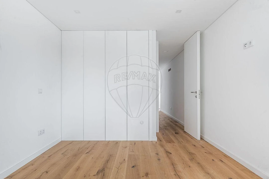 Moradia T4 para Venda em Brufe Foto 30