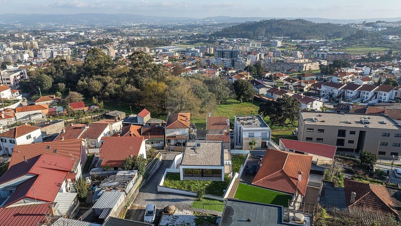 Moradia T4 para Venda em Brufe Foto 36