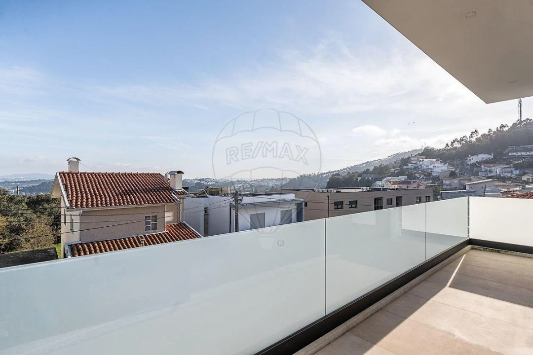 Moradia T4 para Venda em Brufe Foto 30