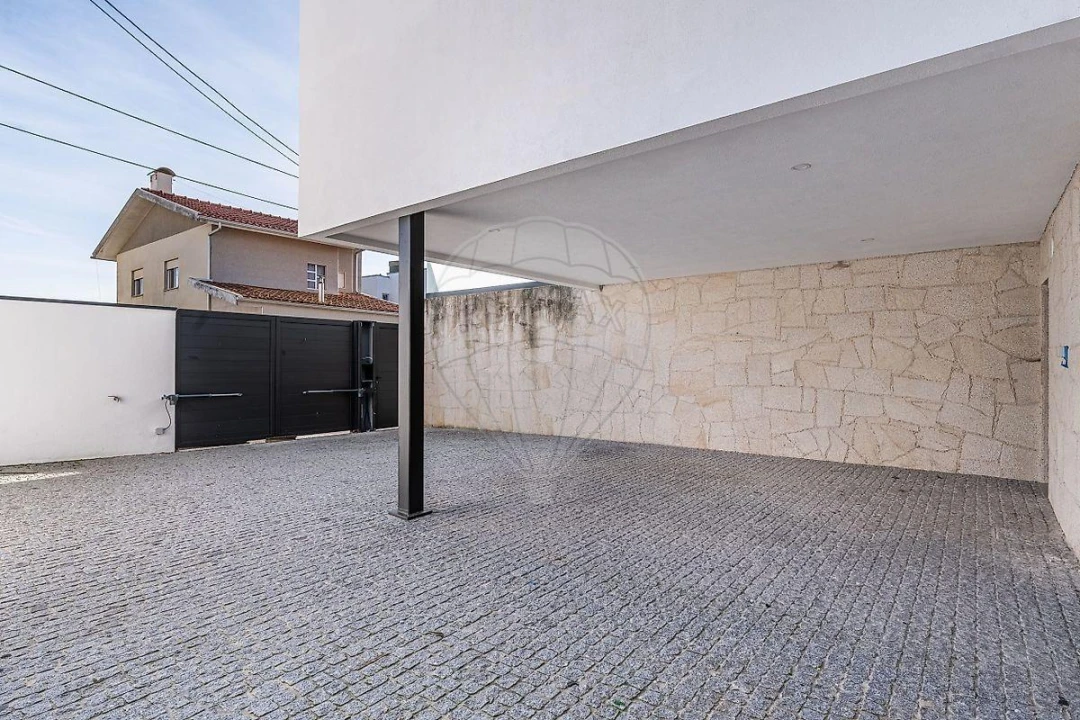 Moradia T4 para Venda em Brufe Foto 4