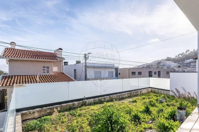 Moradia T4 para Venda em Brufe