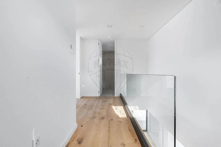 Moradia T4 para Venda em Brufe Foto 20