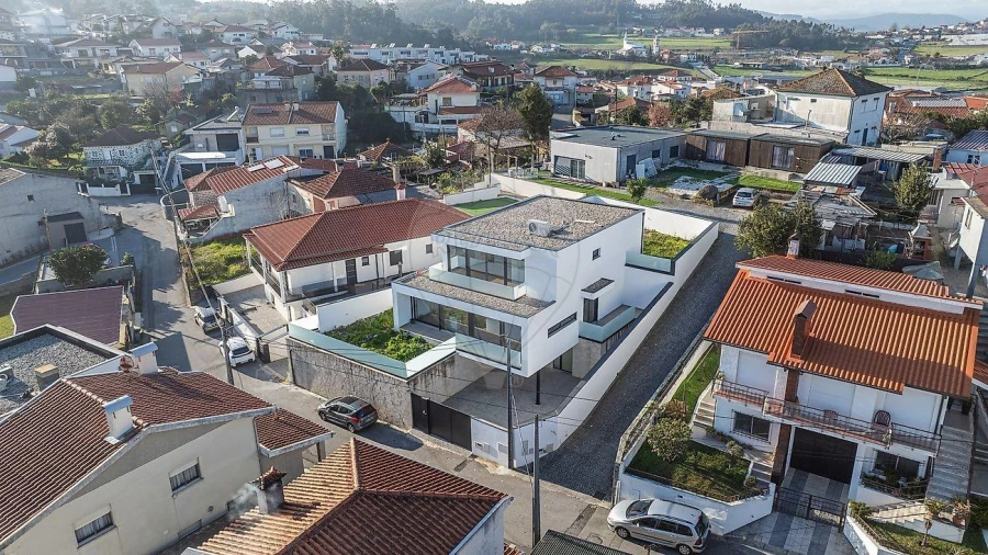 Moradia T4 para Venda em Brufe Foto 32