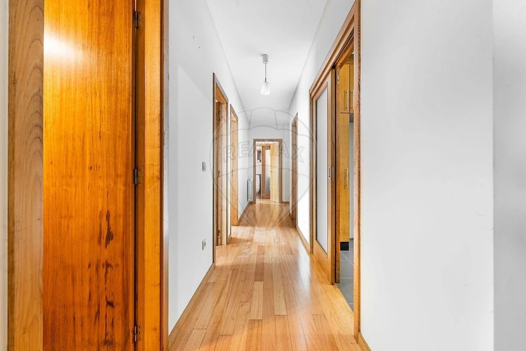 Moradia T4 para Venda em Carvalheira Foto 16