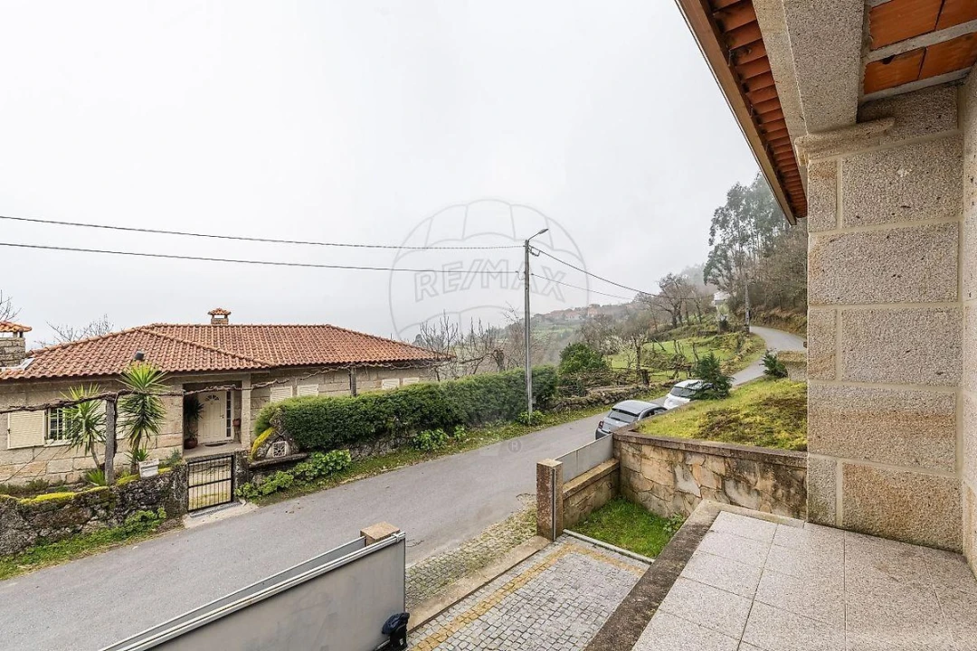 Moradia T4 para Venda em Carvalheira Foto 26