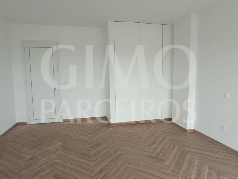 Moradia T5 para Venda em Gafanha da Encarnação Foto 5