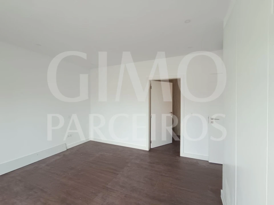 Moradia T5 para Venda em Gafanha da Encarnação Foto 16