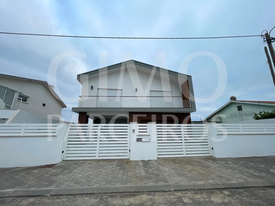 Moradia T5 para Venda em Gafanha da Encarnação Foto 2