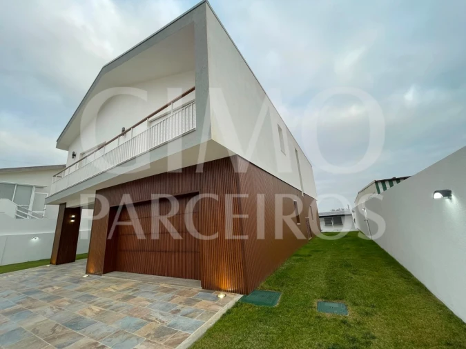 Moradia T5 para Venda em Gafanha da Encarnação Foto 4
