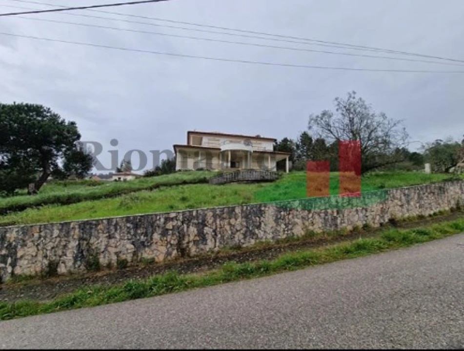 Moradia T4 para Venda em Pombal Foto 1