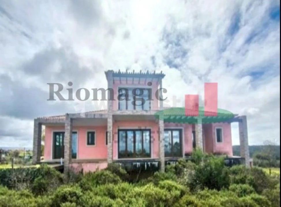 Moradia T4 para Venda em Barrio Foto 1