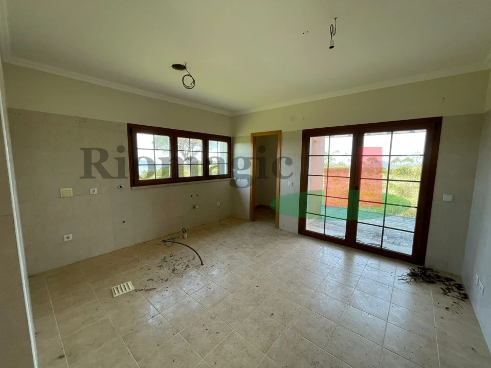 Moradia T4 para Venda em Barrio Foto 10