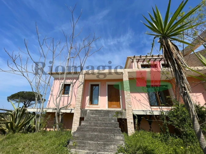 Moradia T4 para Venda em Barrio Foto 2