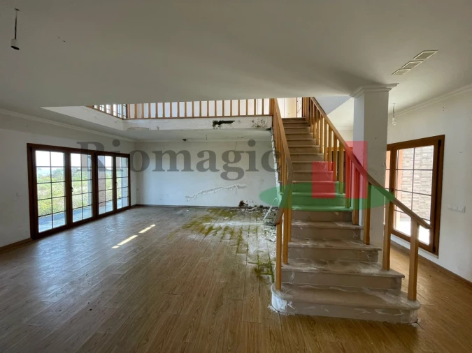 Moradia T4 para Venda em Barrio Foto 7