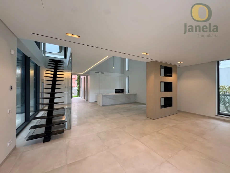 Moradia T4 para Venda em Quarteira Foto 20