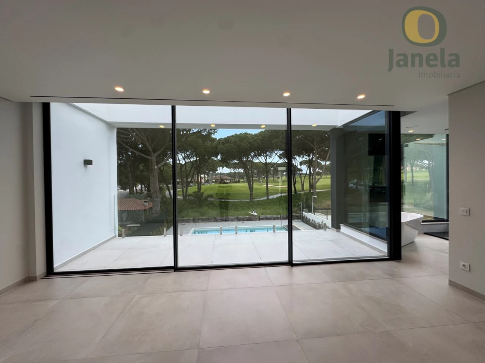 Moradia T4 para Venda em Quarteira Foto 31