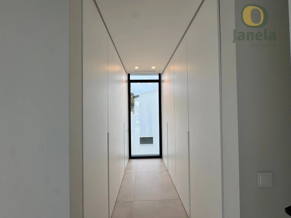 Moradia T4 para Venda em Quarteira Foto 29