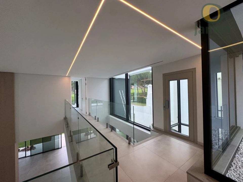 Moradia T4 para Venda em Quarteira Foto 40