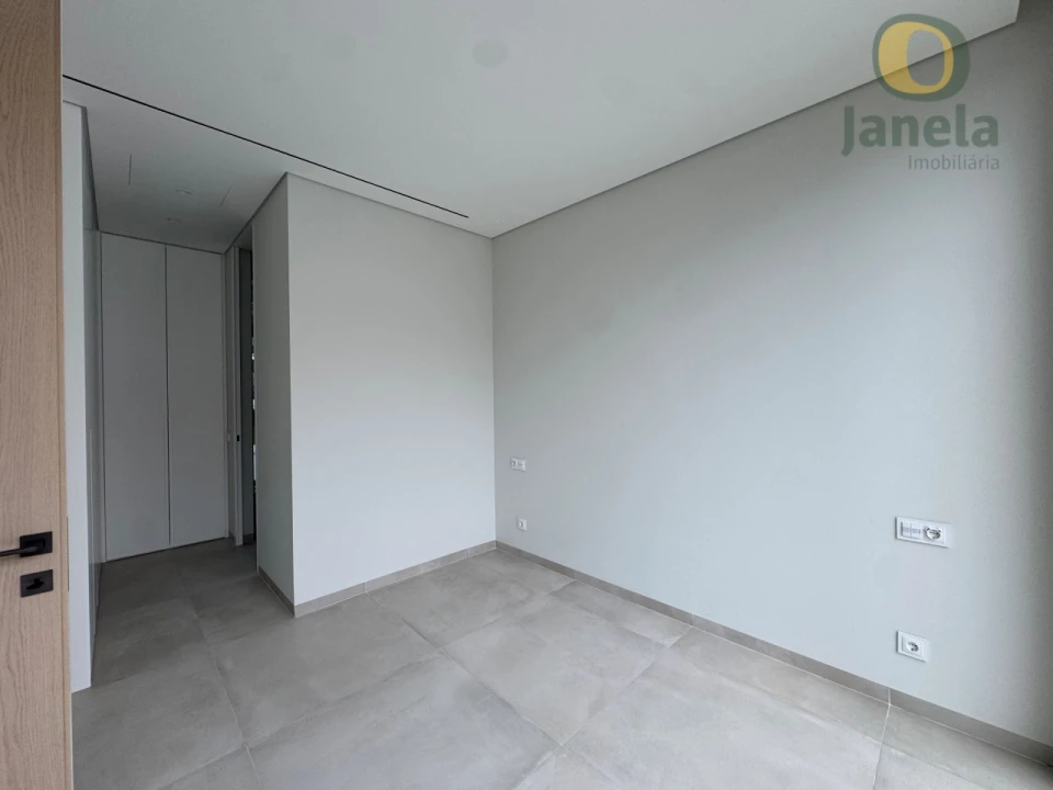 Moradia T4 para Venda em Quarteira Foto 42