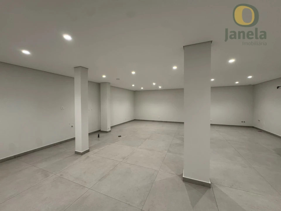 Moradia T4 para Venda em Quarteira Foto 47