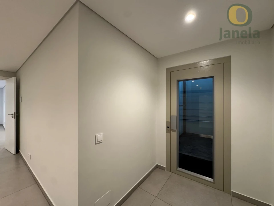 Moradia T4 para Venda em Quarteira Foto 49