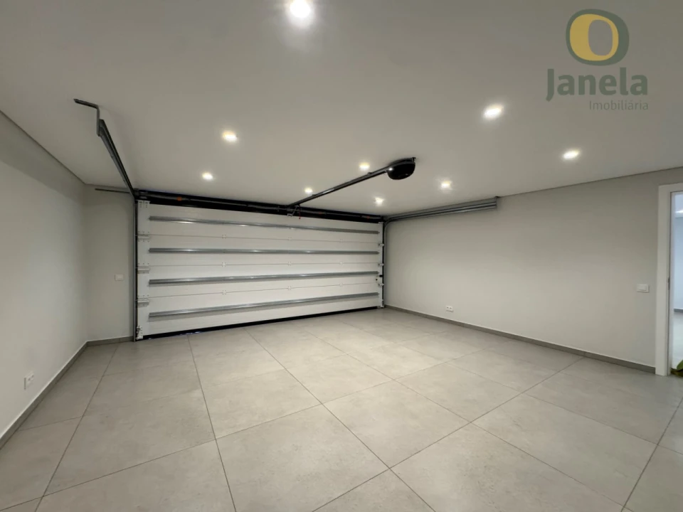 Moradia T4 para Venda em Quarteira Foto 50