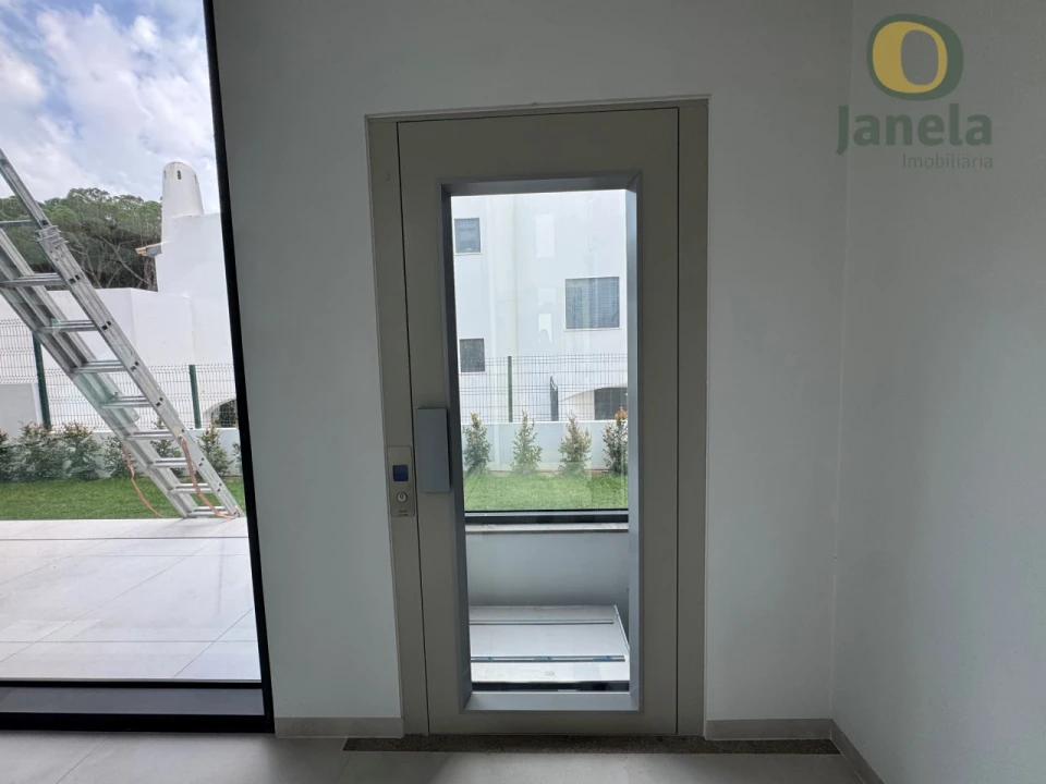 Moradia T4 para Venda em Quarteira Foto 57