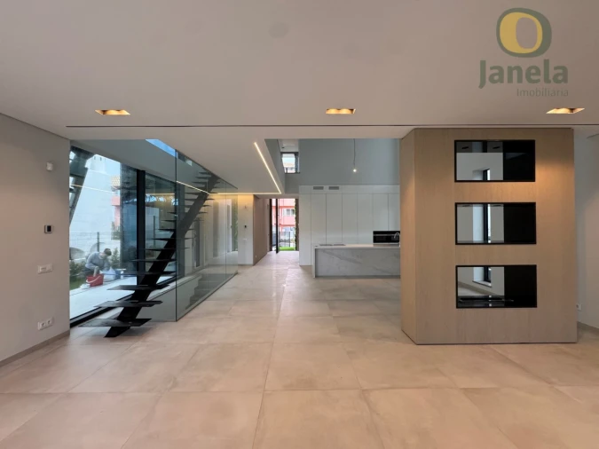 Moradia T4 para Venda em Quarteira Foto 19