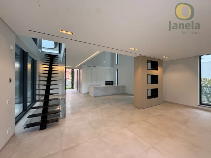 Moradia T4 para Venda em Quarteira Foto 20