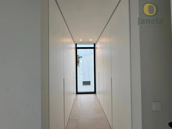 Moradia T4 para Venda em Quarteira Foto 29