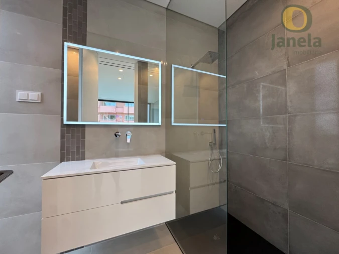 Moradia T4 para Venda em Quarteira Foto 43