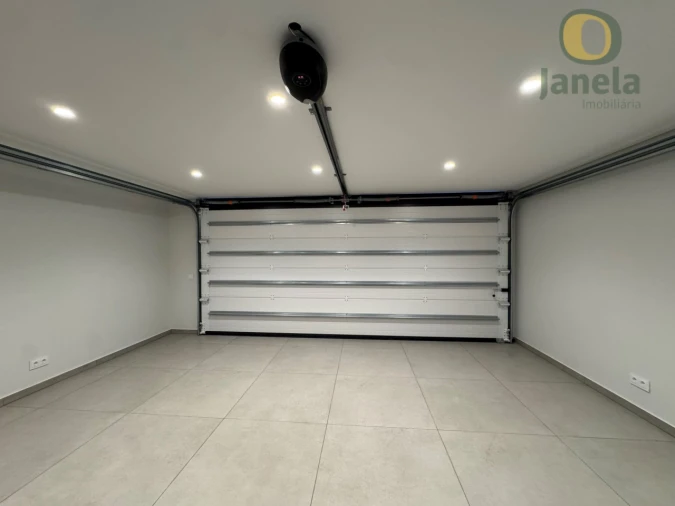 Moradia T4 para Venda em Quarteira Foto 51