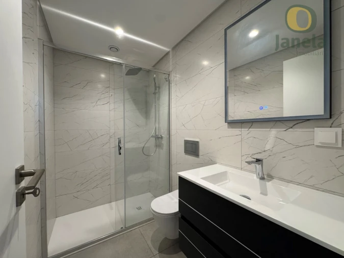 Moradia T4 para Venda em Quarteira Foto 55