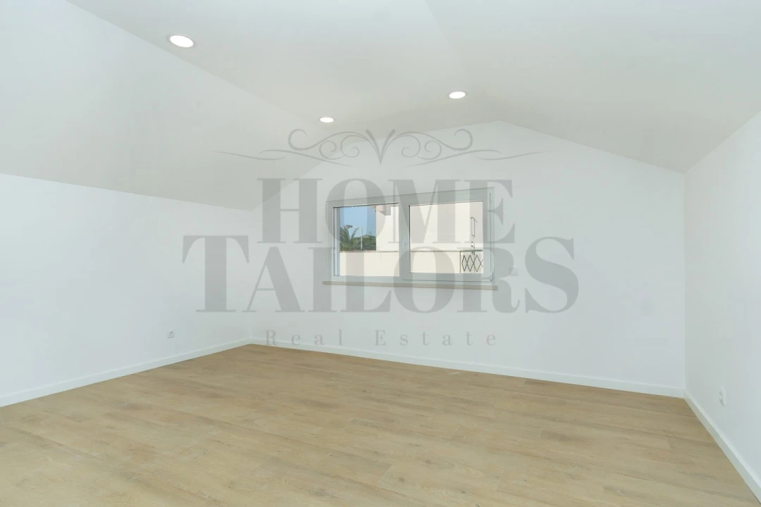 Moradia T4 para Venda em Costa da Caparica Foto 18