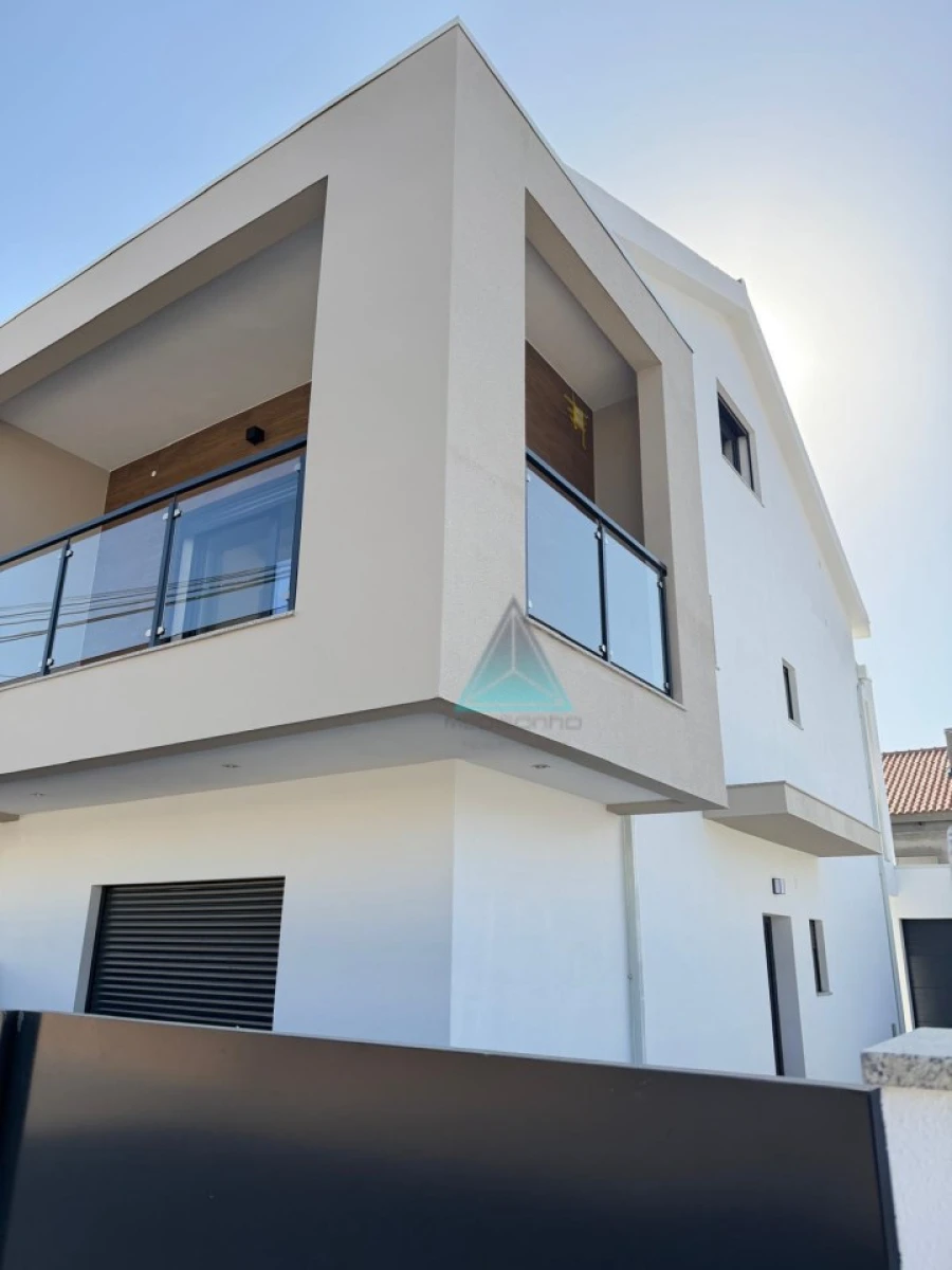 Moradia T2 para Venda em Quinta do Conde Foto 2