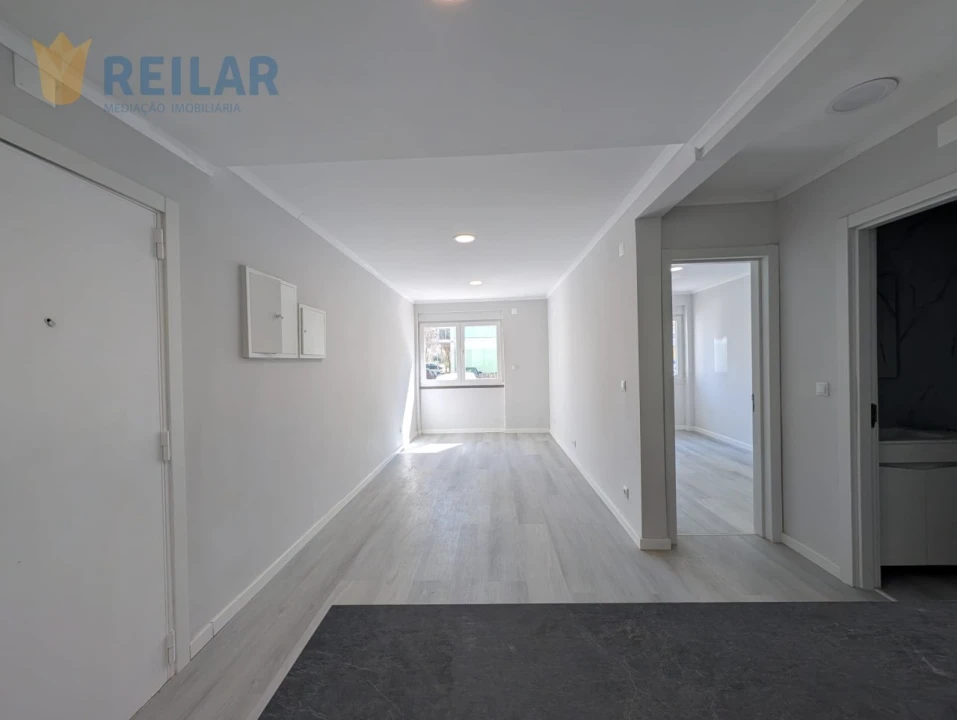 Apartamento T2 para Venda em Benfica Foto 2