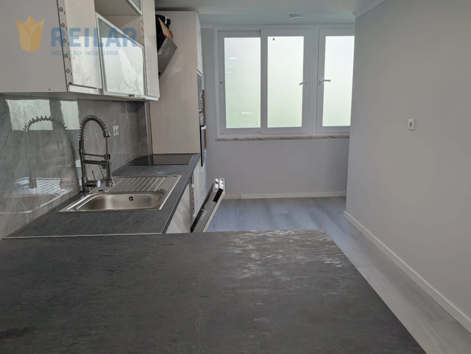 Apartamento T2 para Venda em Benfica Foto 10