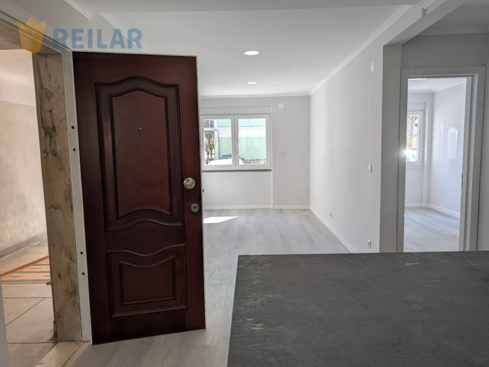 Apartamento T2 para Venda em Benfica Foto 14