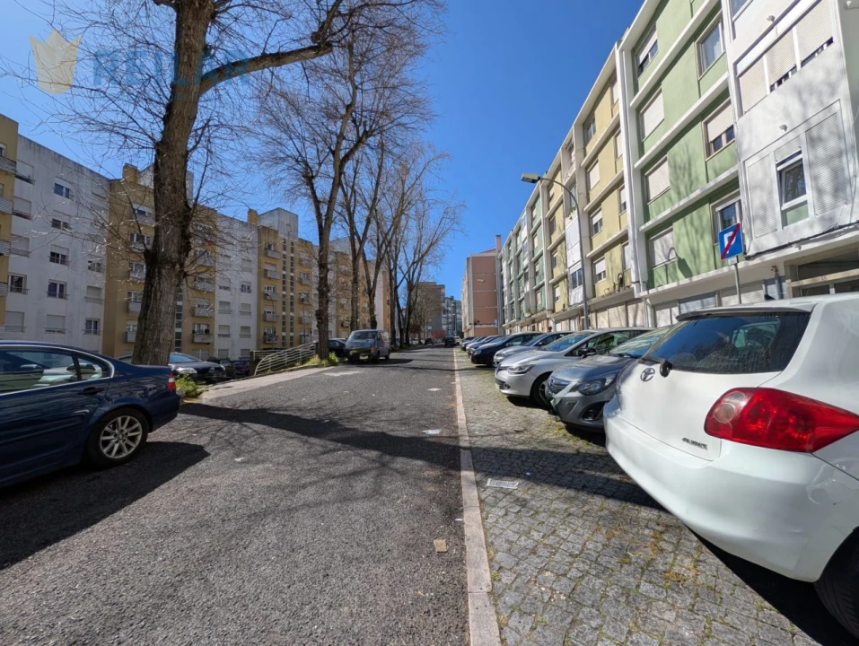 Apartamento T2 para Venda em Benfica Foto 30