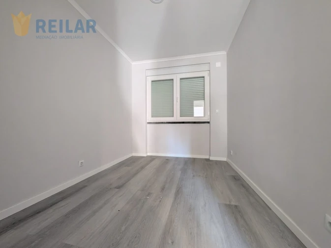 Apartamento T2 para Venda em Benfica Foto 4