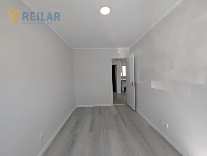 Apartamento T2 para Venda em Benfica Foto 6