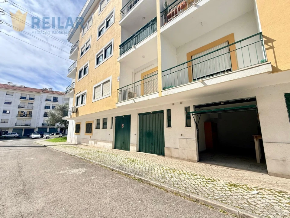 Garagem para Venda em Póvoa de Santa Iria e Forte da Casa Foto 1